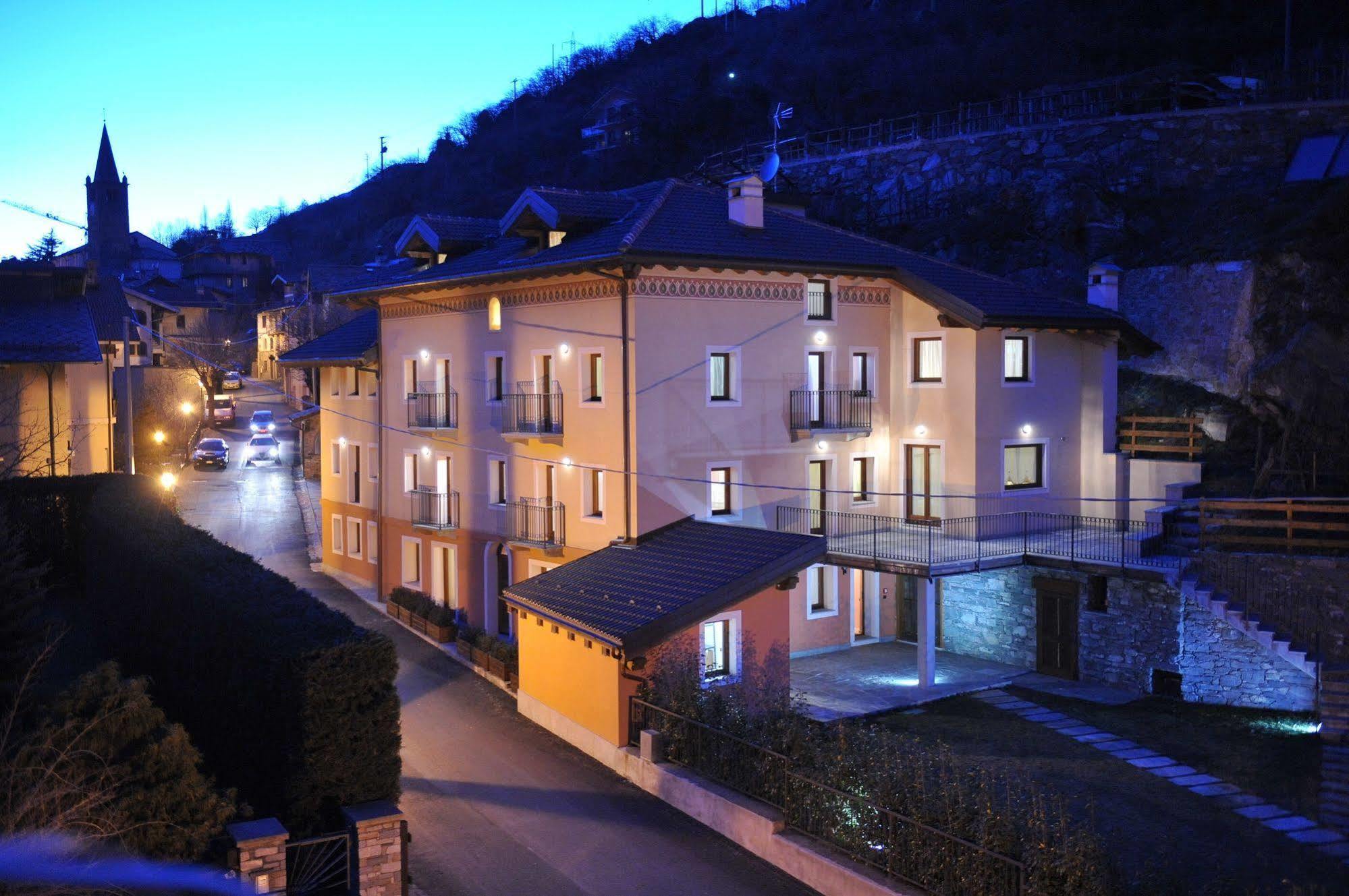Au Berceau Du Bien-Etre Villa Chambave Exterior foto